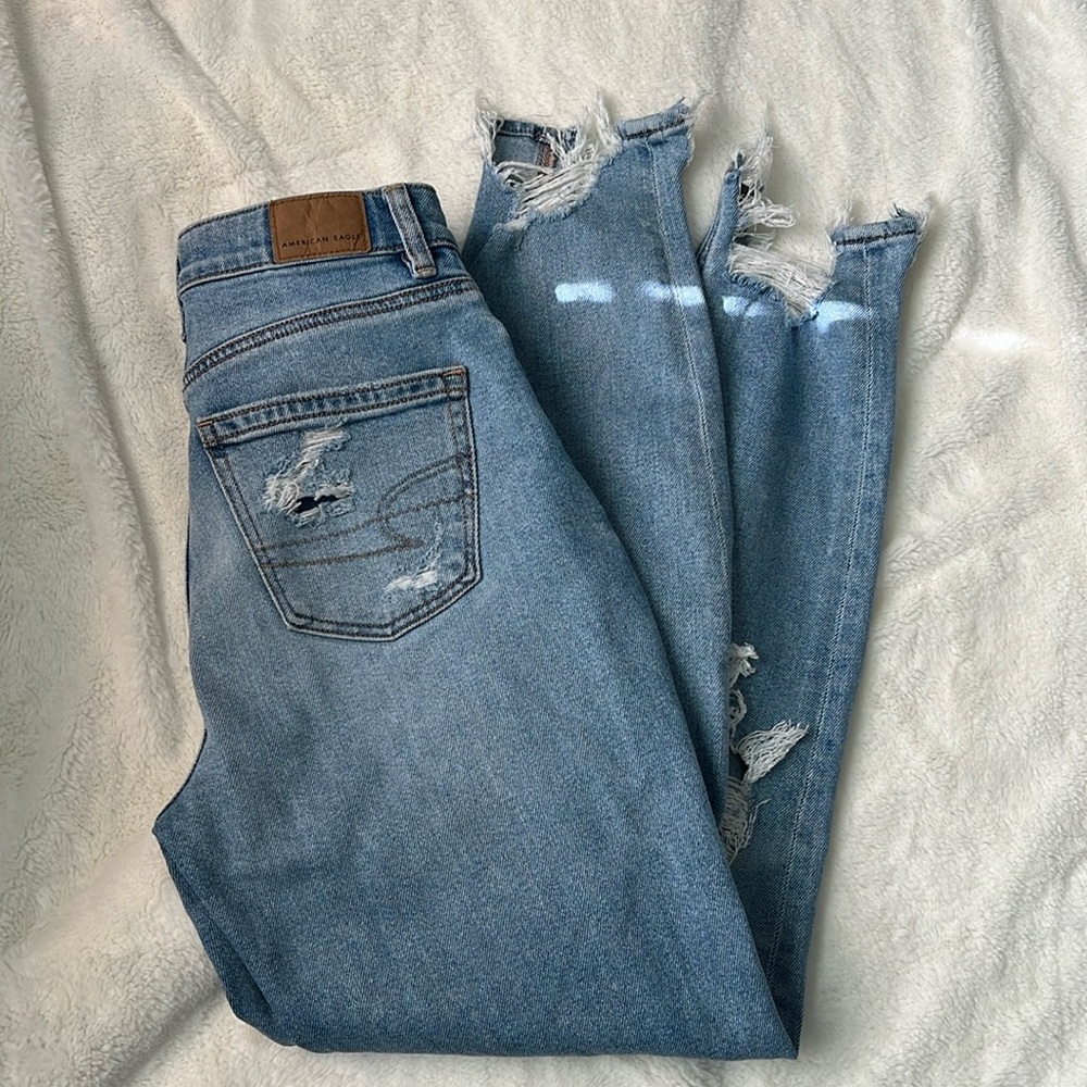 American Eagle Patched Mom Jeans